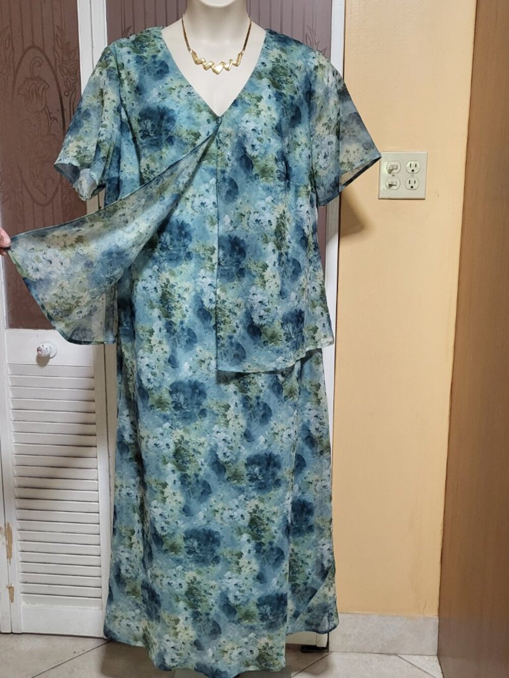 Connected Apparel Womans Faux 2-Piece Maxi Dress - Size 18W